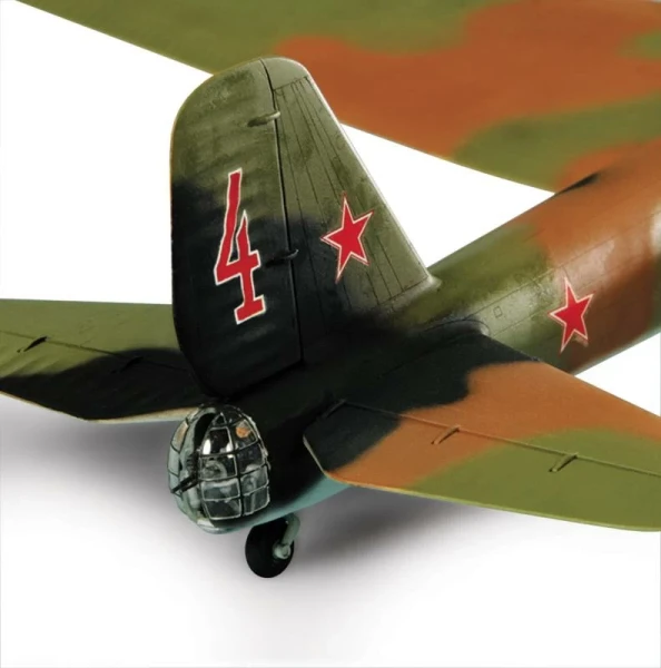 Сборная модель: Советский дальний бомбардировщик ПЕ-8, З-7264